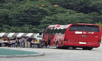 공영주차장이 관광객 전용 식당인가?