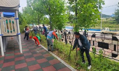 철원읍 화지12리, 주민들과 아파트 일대 환경정화
